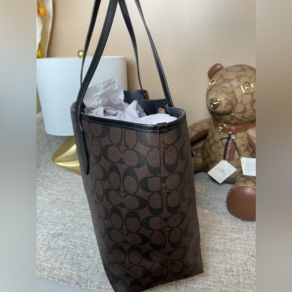 $229 COACH City Tote In Signature Canvas - Picture 3 of 7